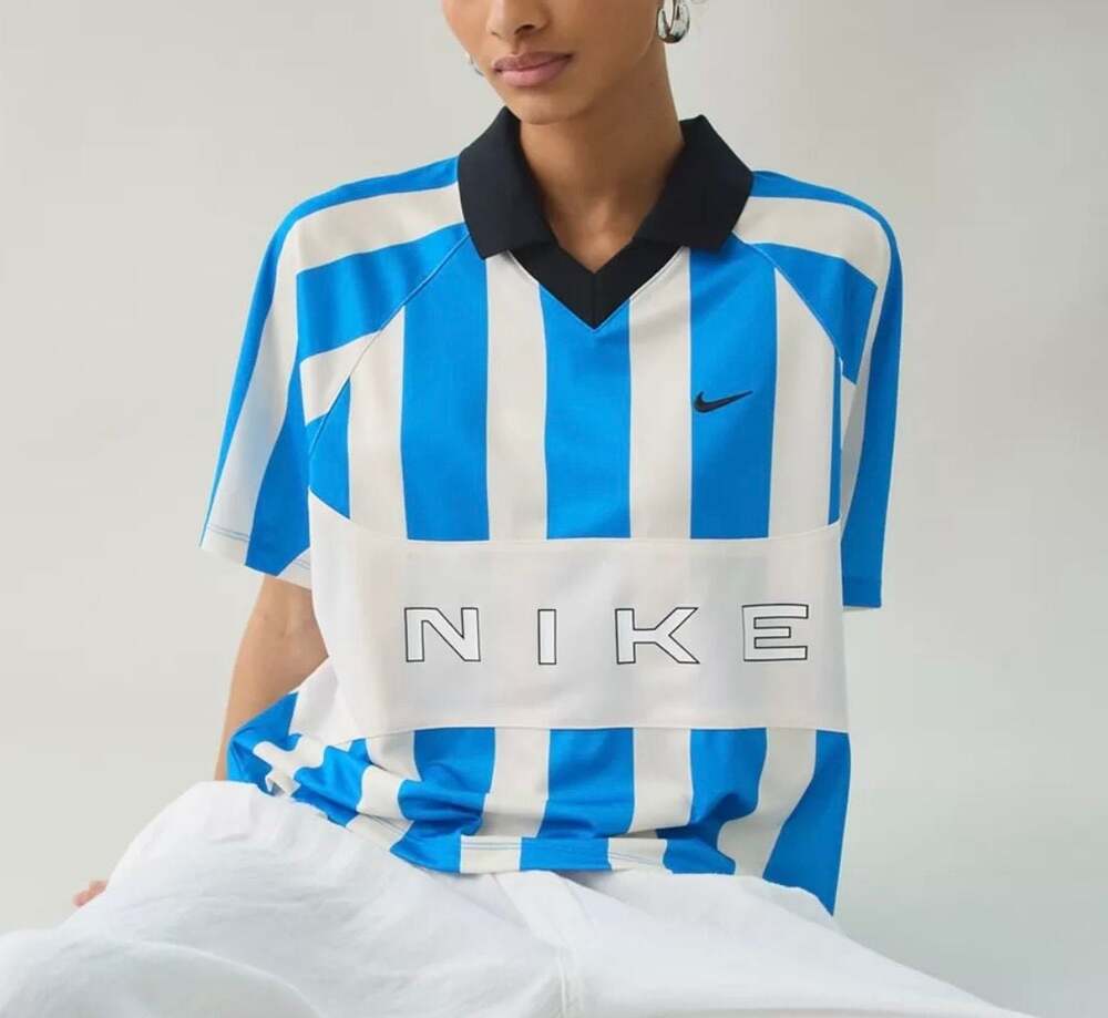 Nike Women's Sportswear Oversized Jersey Size Small